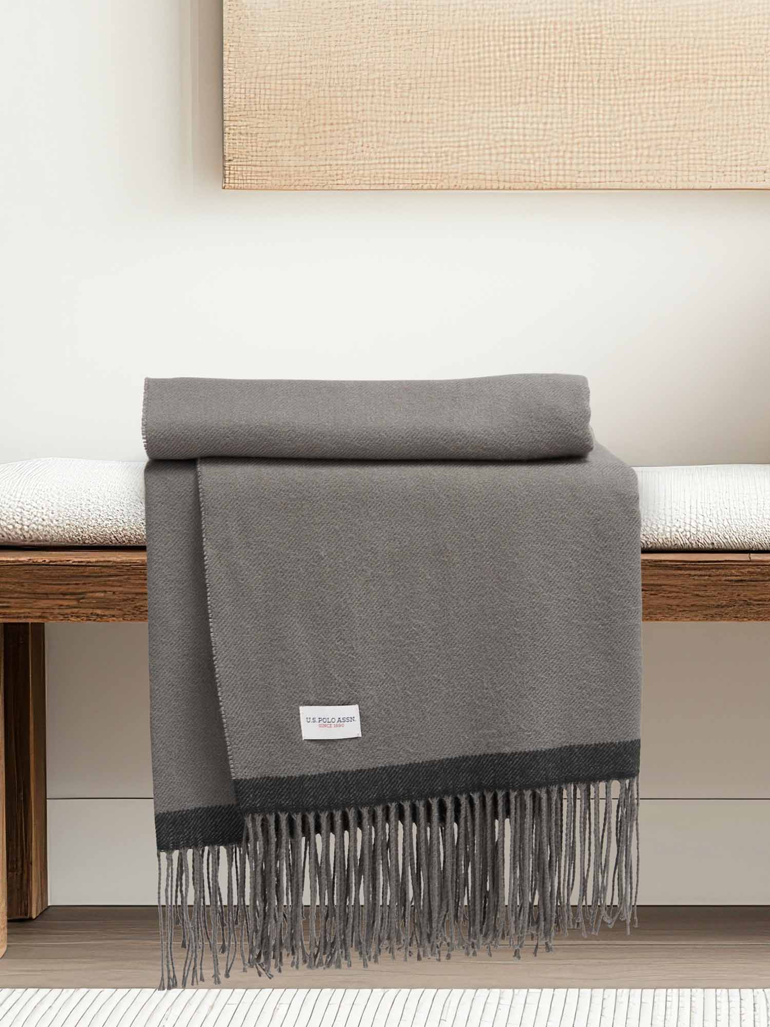 Luxurious Soft Handle Twill Boxed Throw in Tornado - Image 2