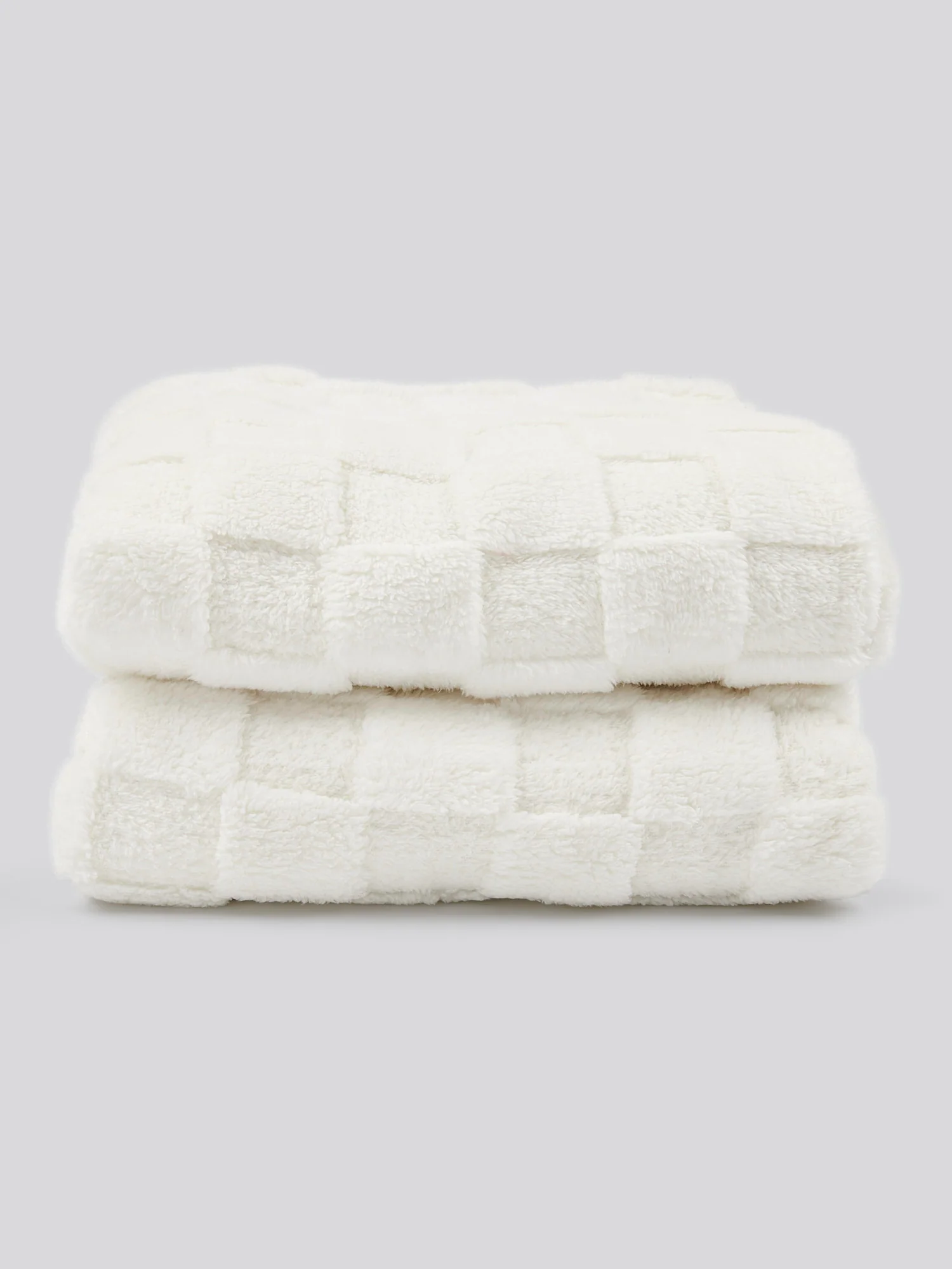 Premium Plush Jacquard Throw in Bright White - Image 3