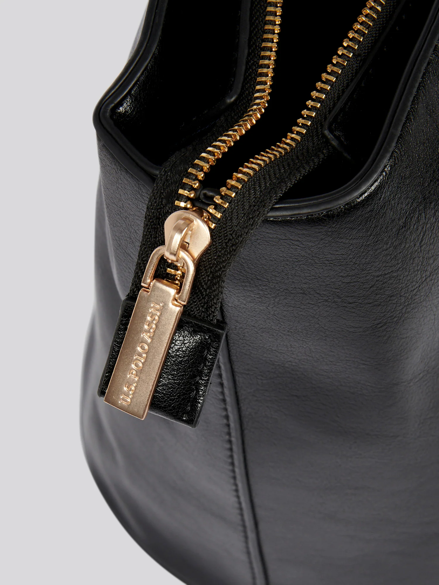 U.S. Polo Assn. Womens Caring Shopping Bag in Black - Image 6