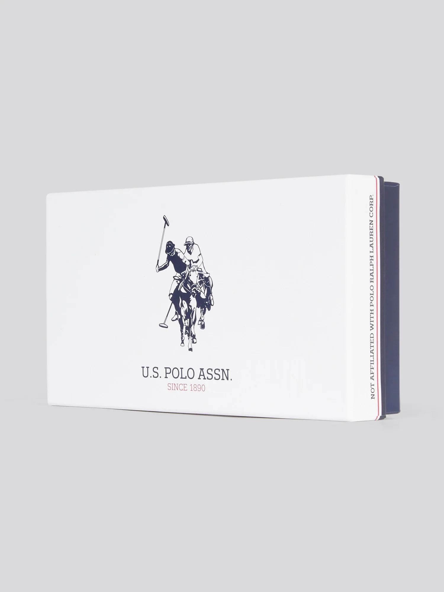 U.S. Polo Assn. Womens Romantic Large Card Holder Wallet in Black - Image 6