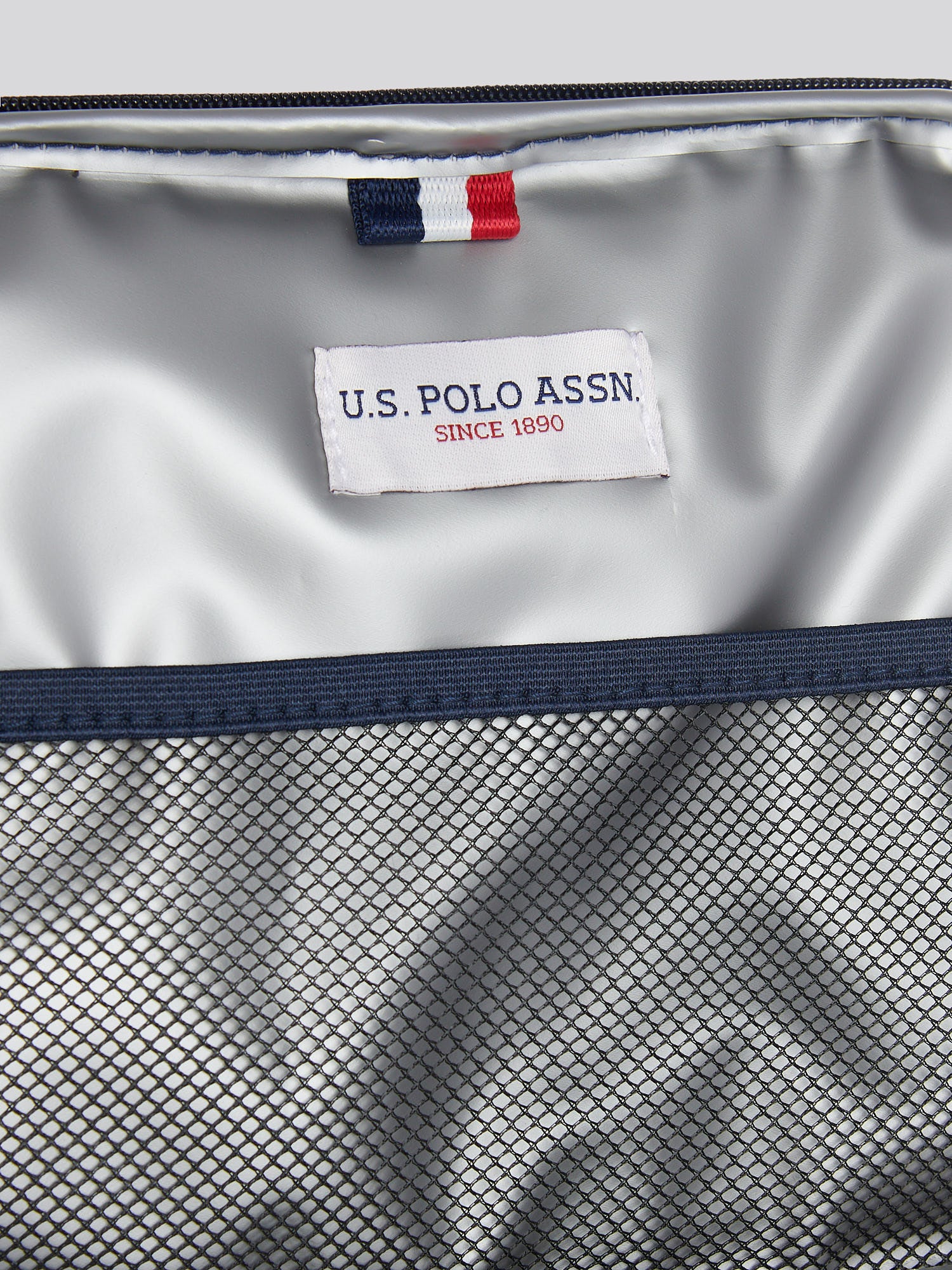 USPA Graphic DHM Lunchbag Dark Sapphire Navy / Haute Red DHM - Image 6