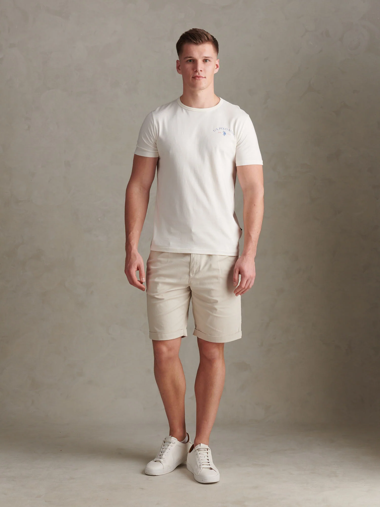 Mens Pleat Front Classic Lightweight Chino Short Beige - Image 2