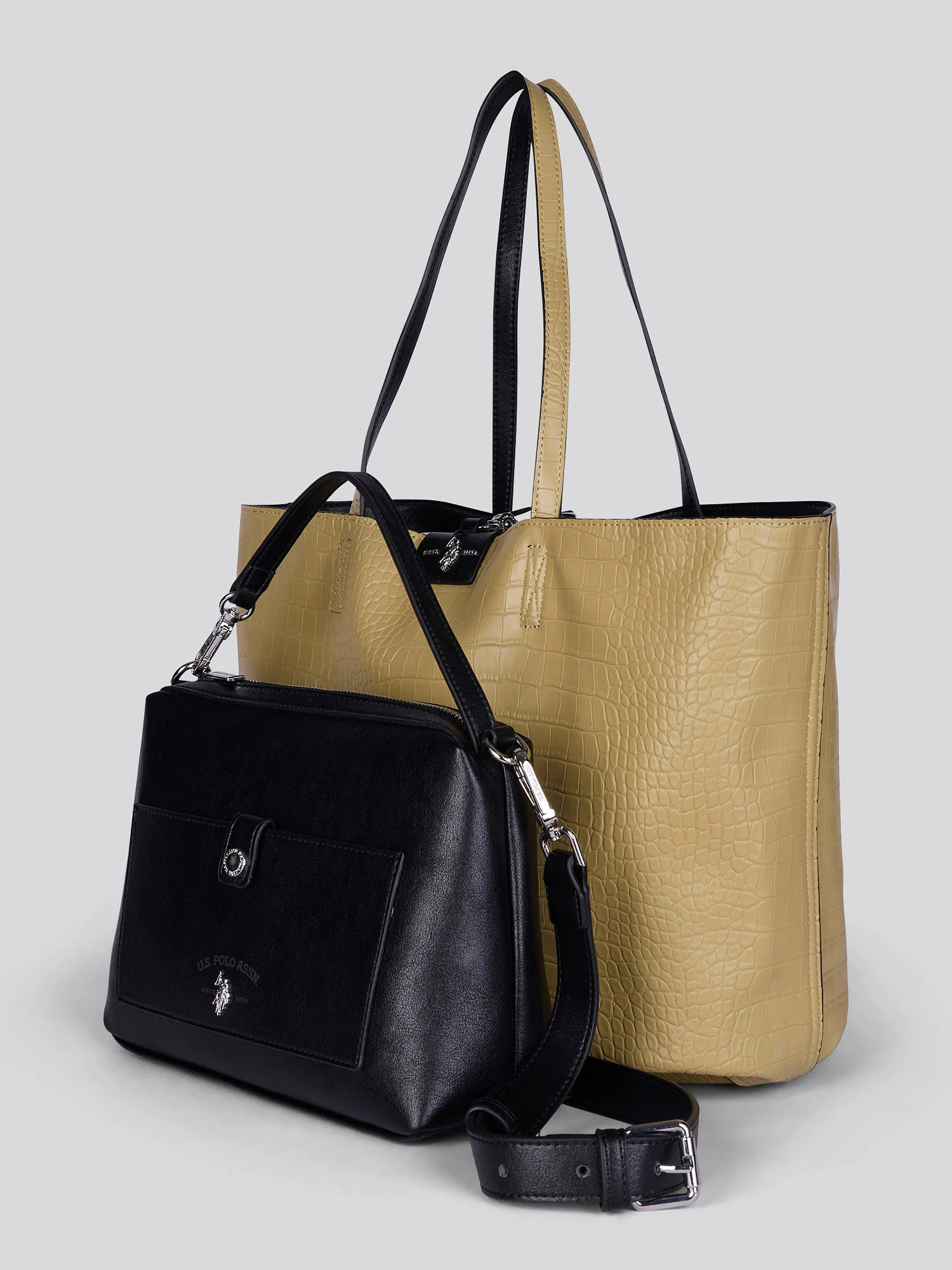 U.S. Polo Assn. Womens Axtell Reversible Shopping Bag Black