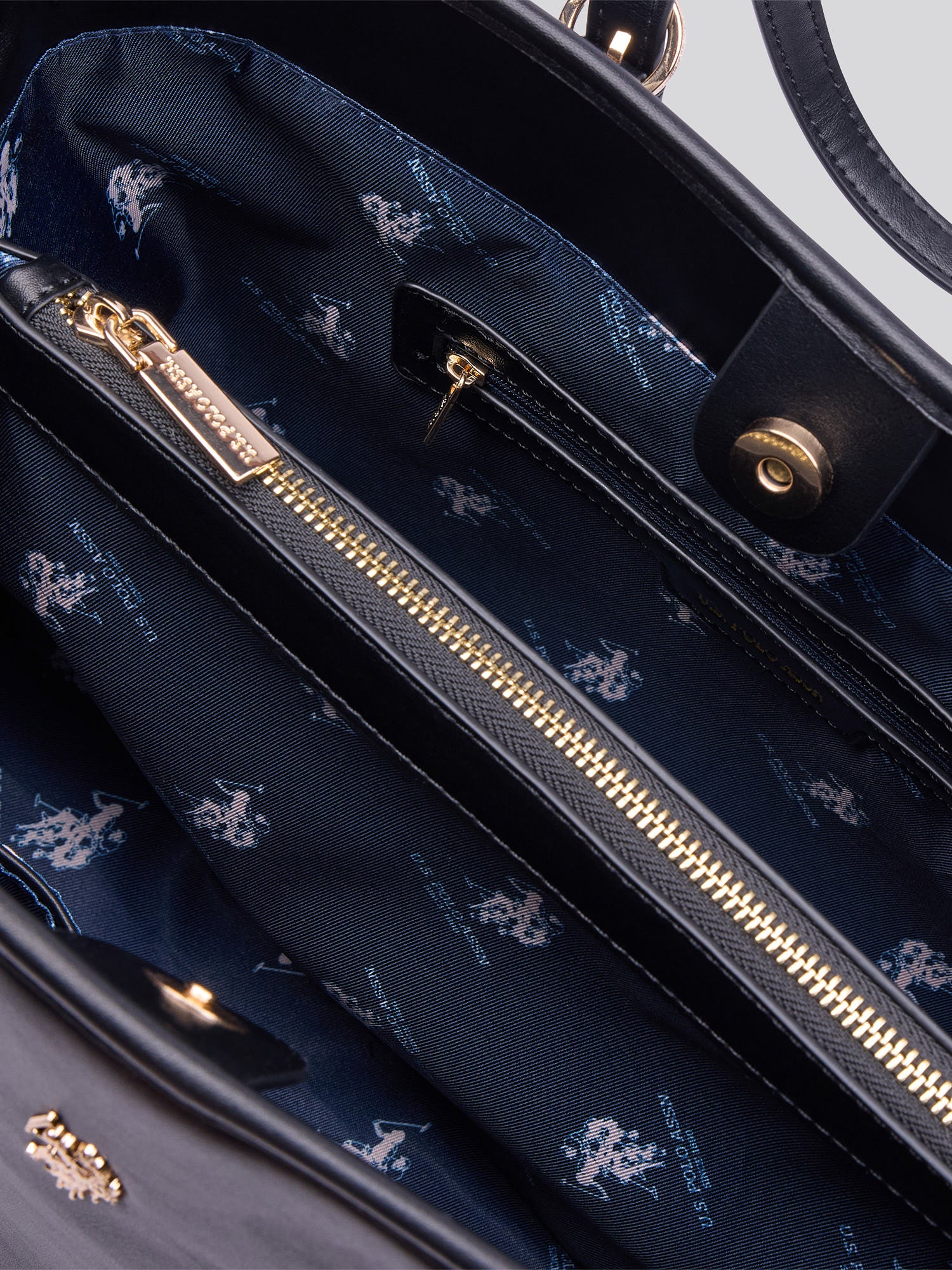 Womens Blackstone Shopping Bag in Black - Image 3