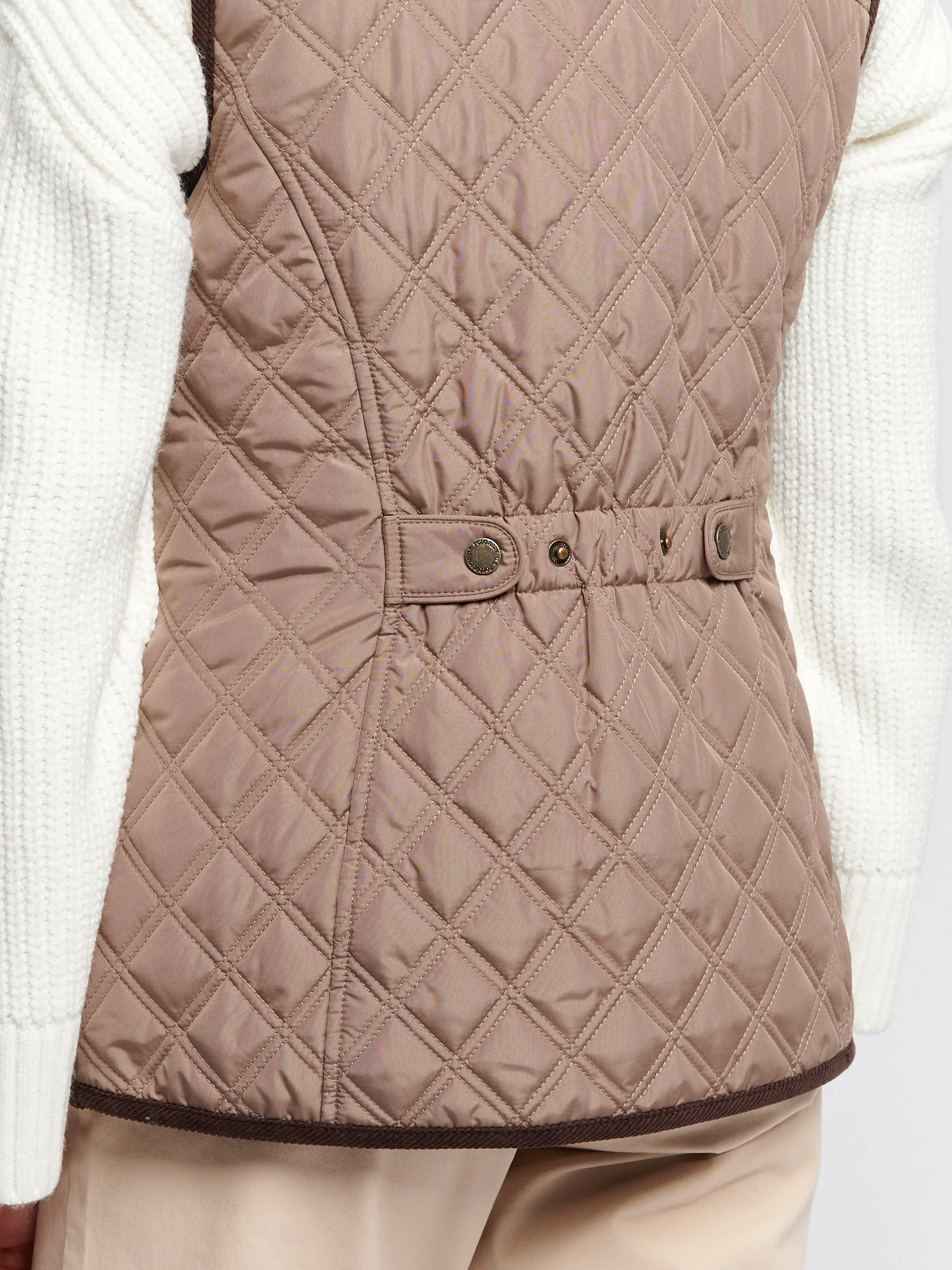 Womens Bound Quilted Hacking Gilet in Leafless Tree - Image 5