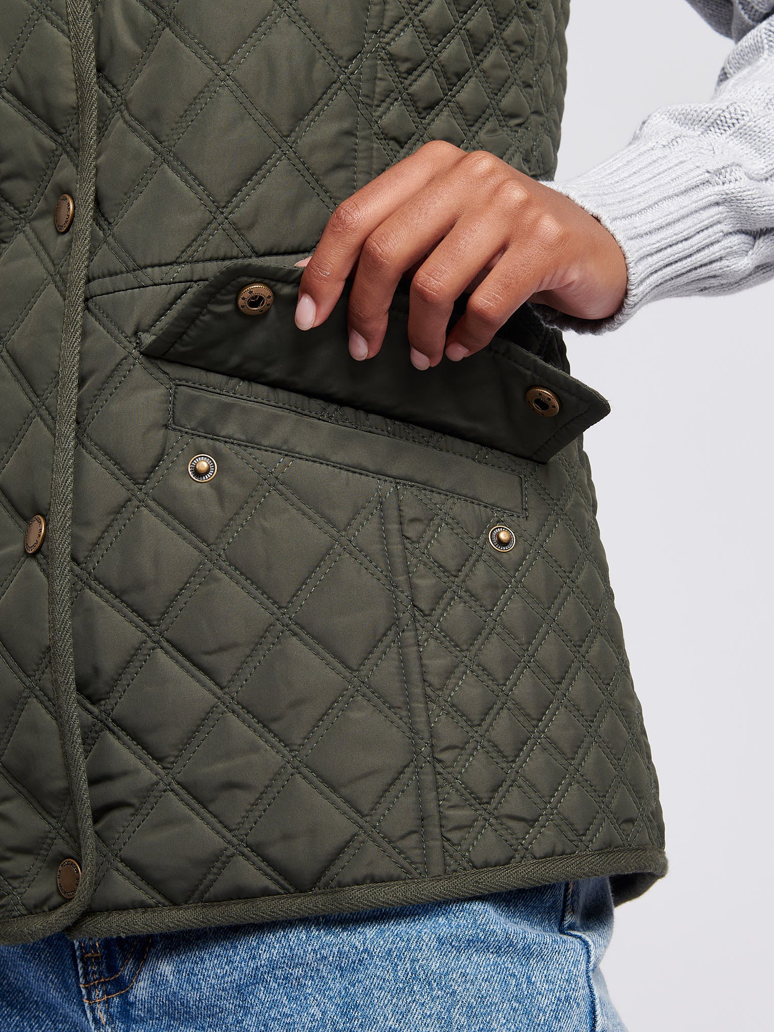 Womens Hacking Quilted Gilet in Chimera - Image 4