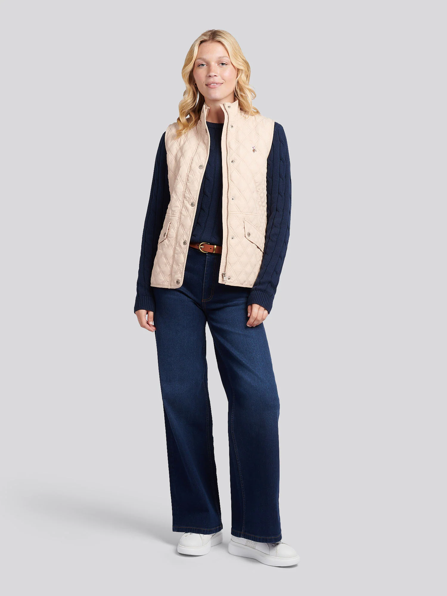 Womens Hacking Quilted Gilet in Smoke Gray - Image 3