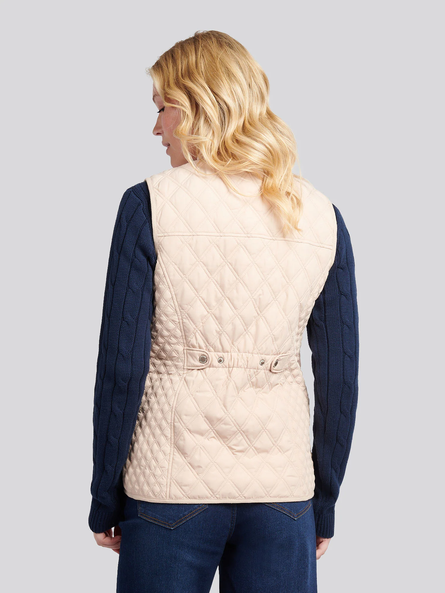 Womens Hacking Quilted Gilet in Smoke Gray - Image 4