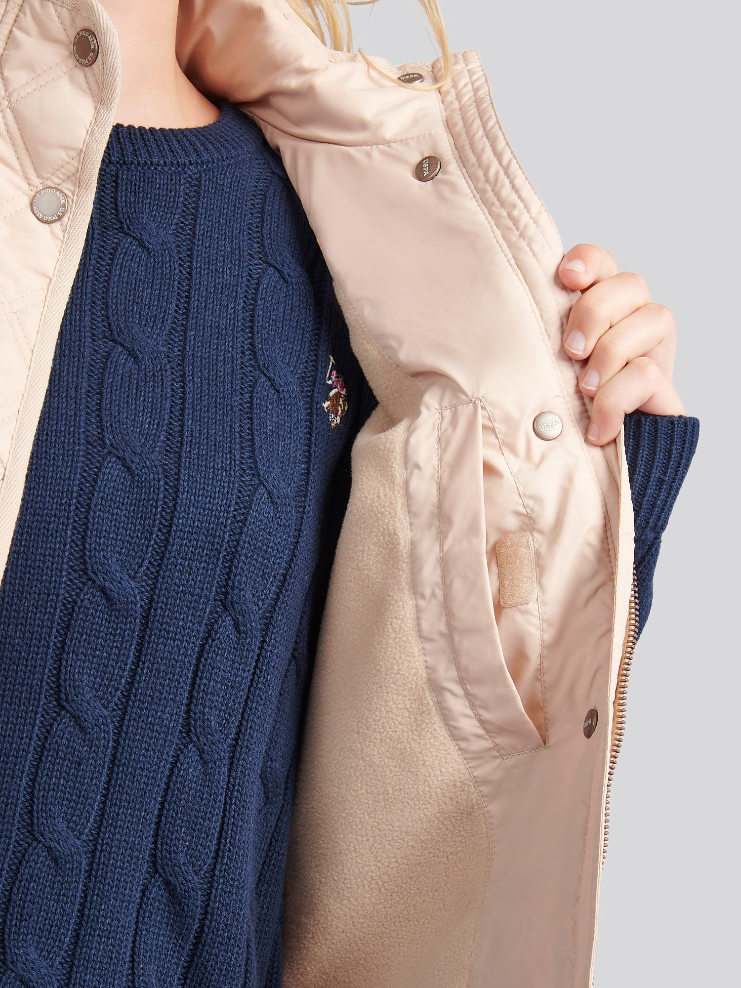Womens Hacking Quilted Gilet in Smoke Gray - Image 5