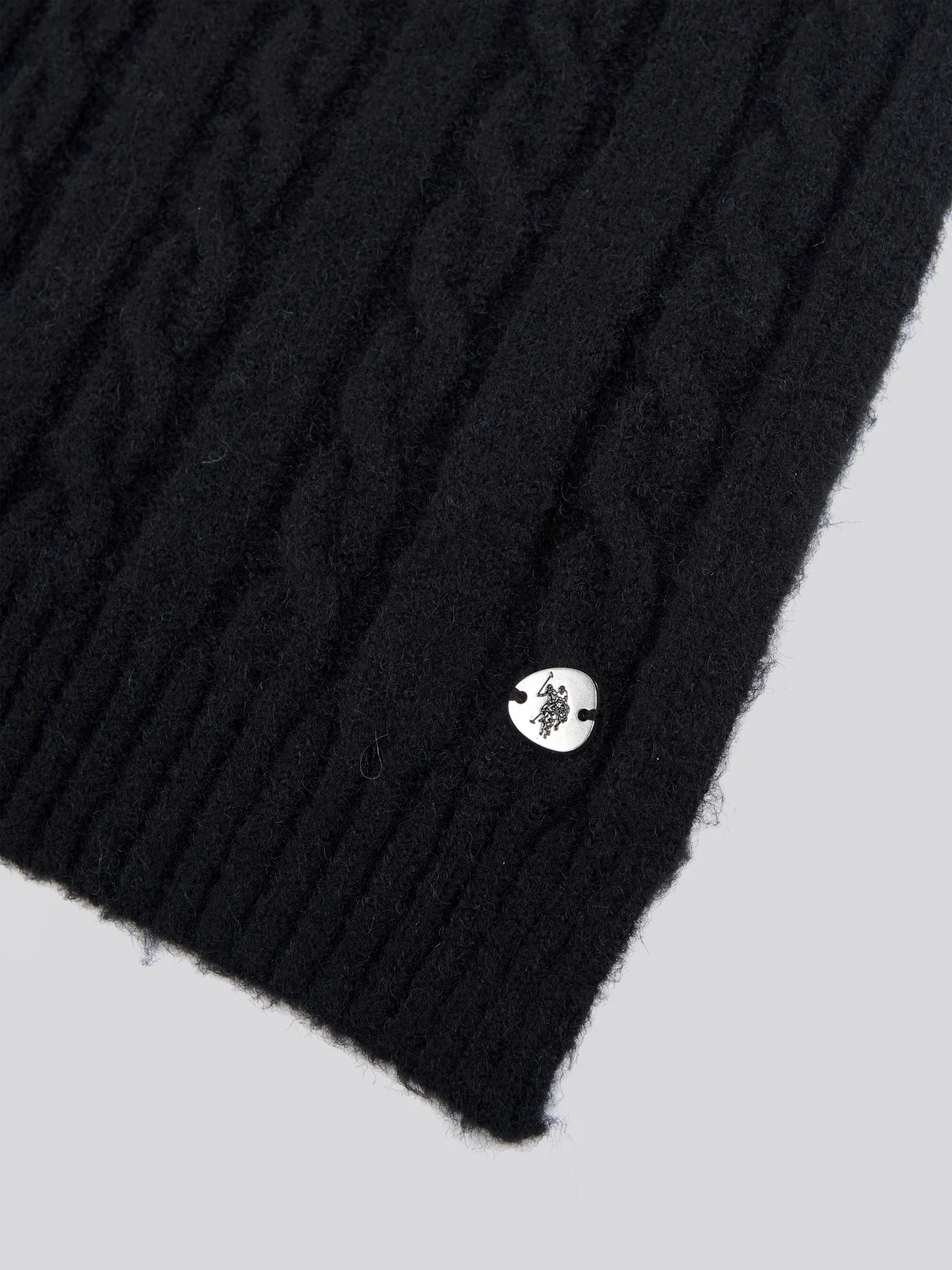 Womens Hanging Signature Cable Knit Scarf in Black - Image 3