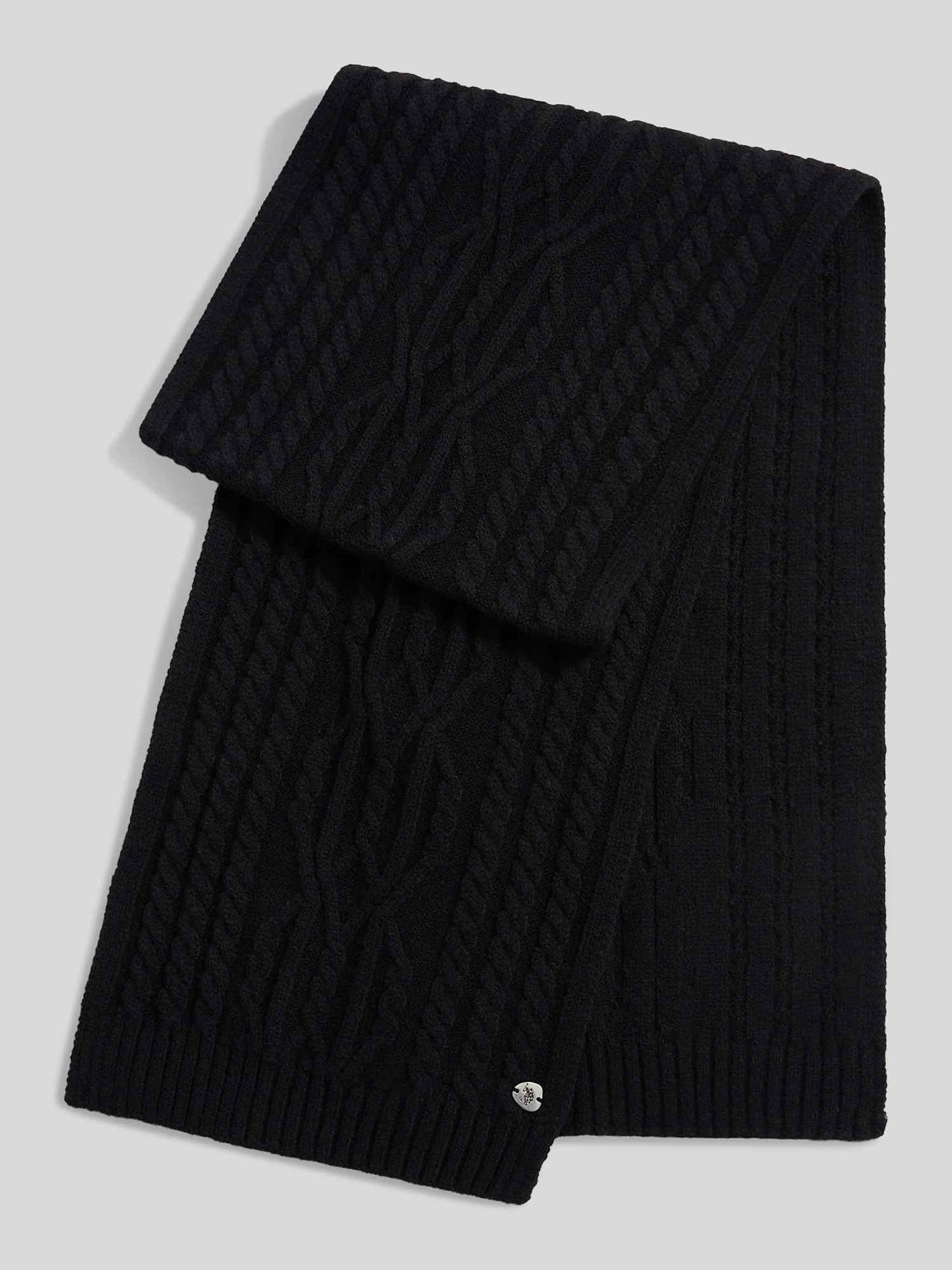 Womens Hanging Twist Cable Scarf in Black - Image 2
