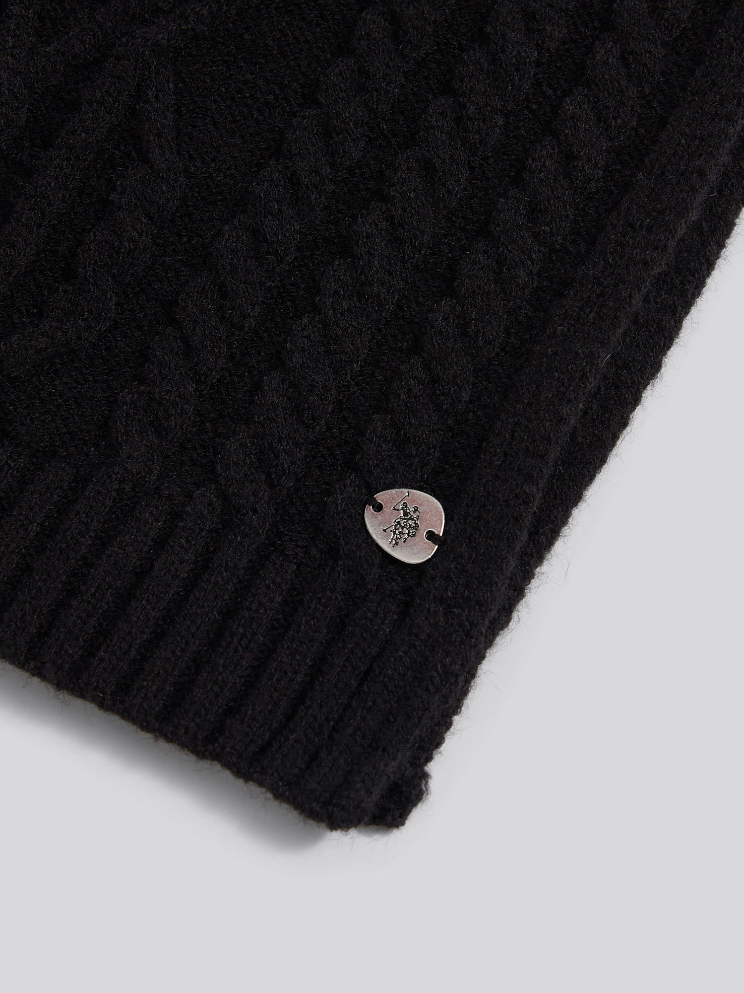 Womens Hanging Twist Cable Scarf in Black - Image 3