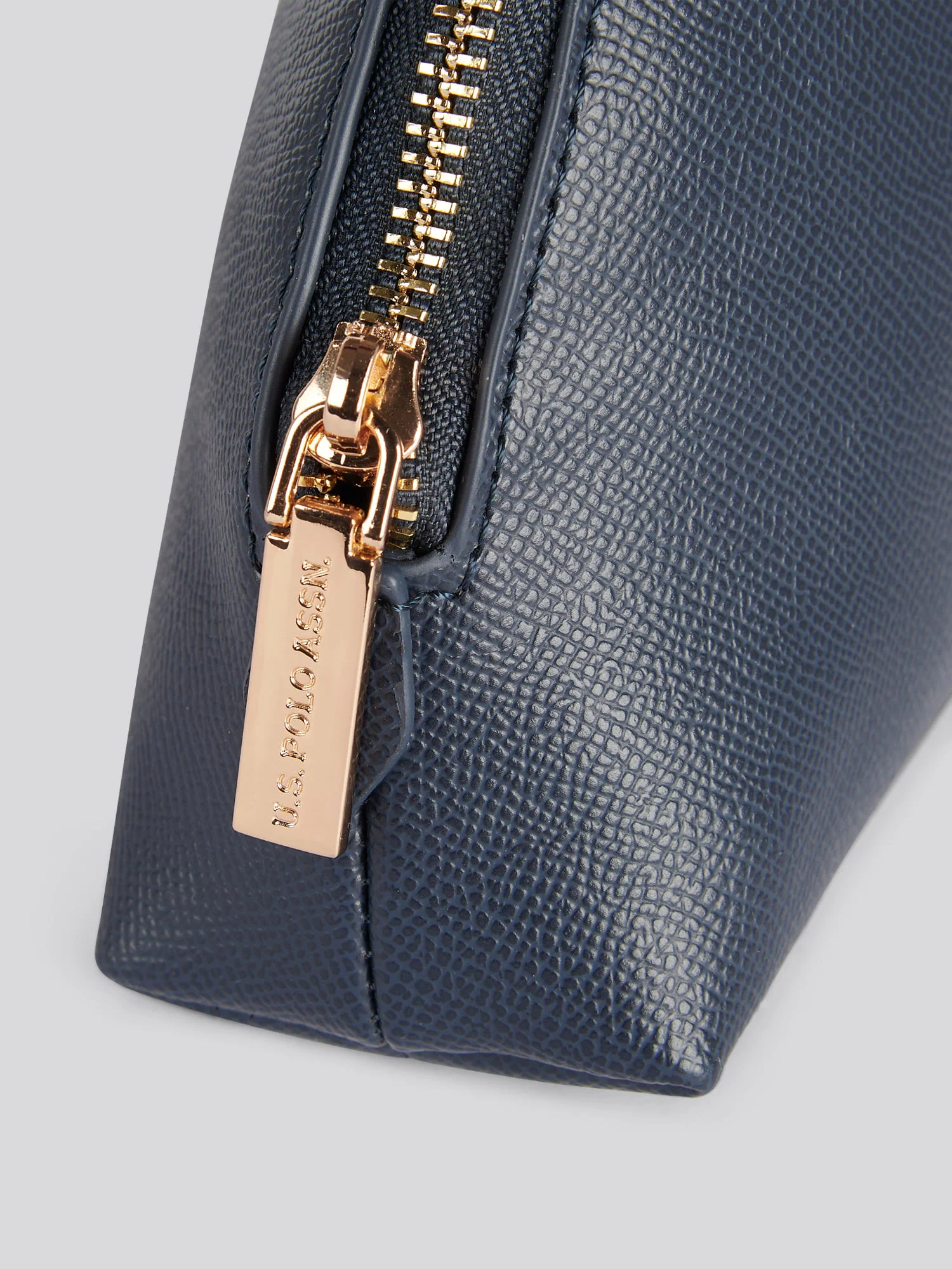 Womens Jones Round Beauty Bag in Navy - Image 5