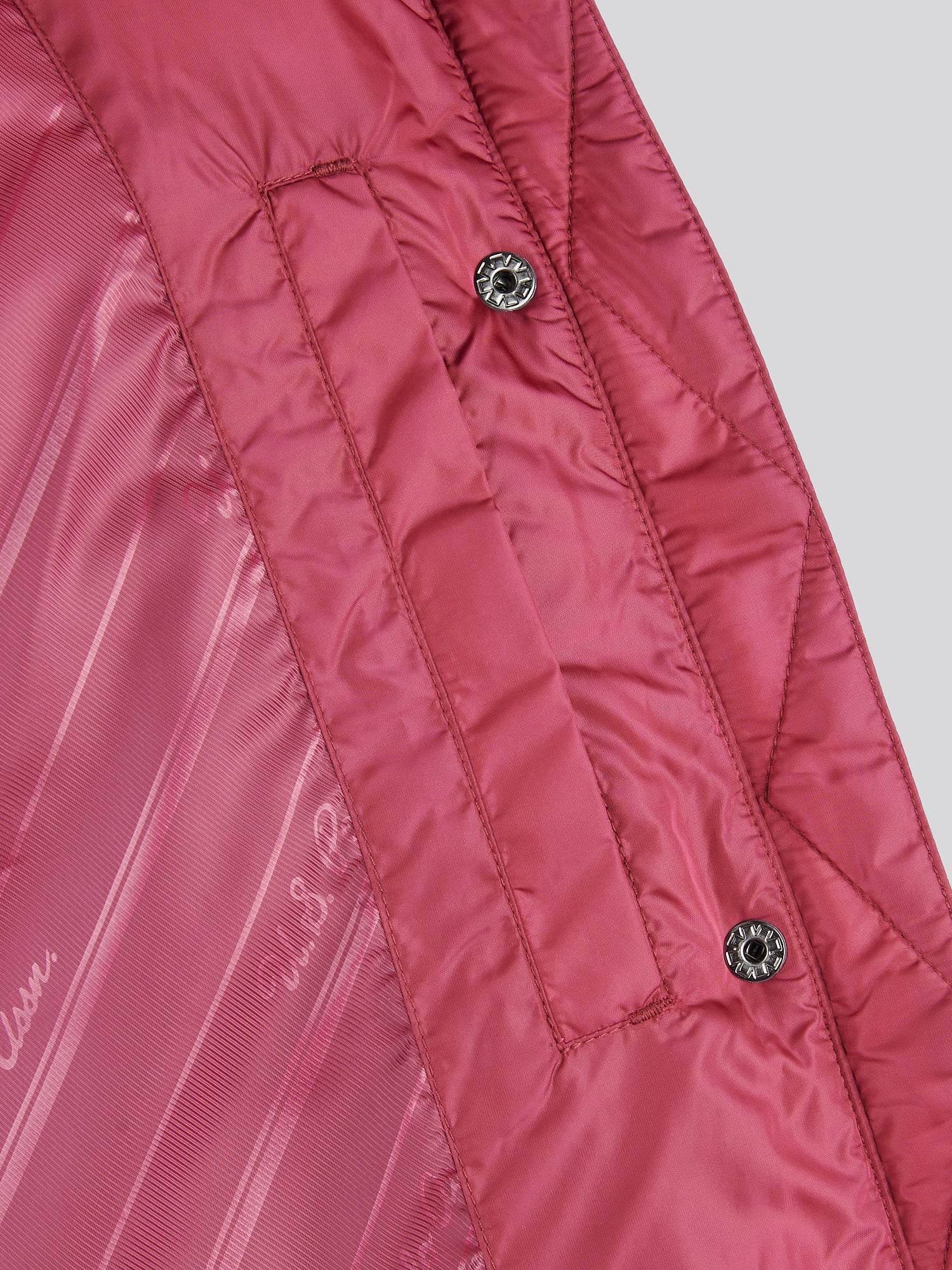 Womens Sateen Puffer Jacket in Beaujolais - Image 12