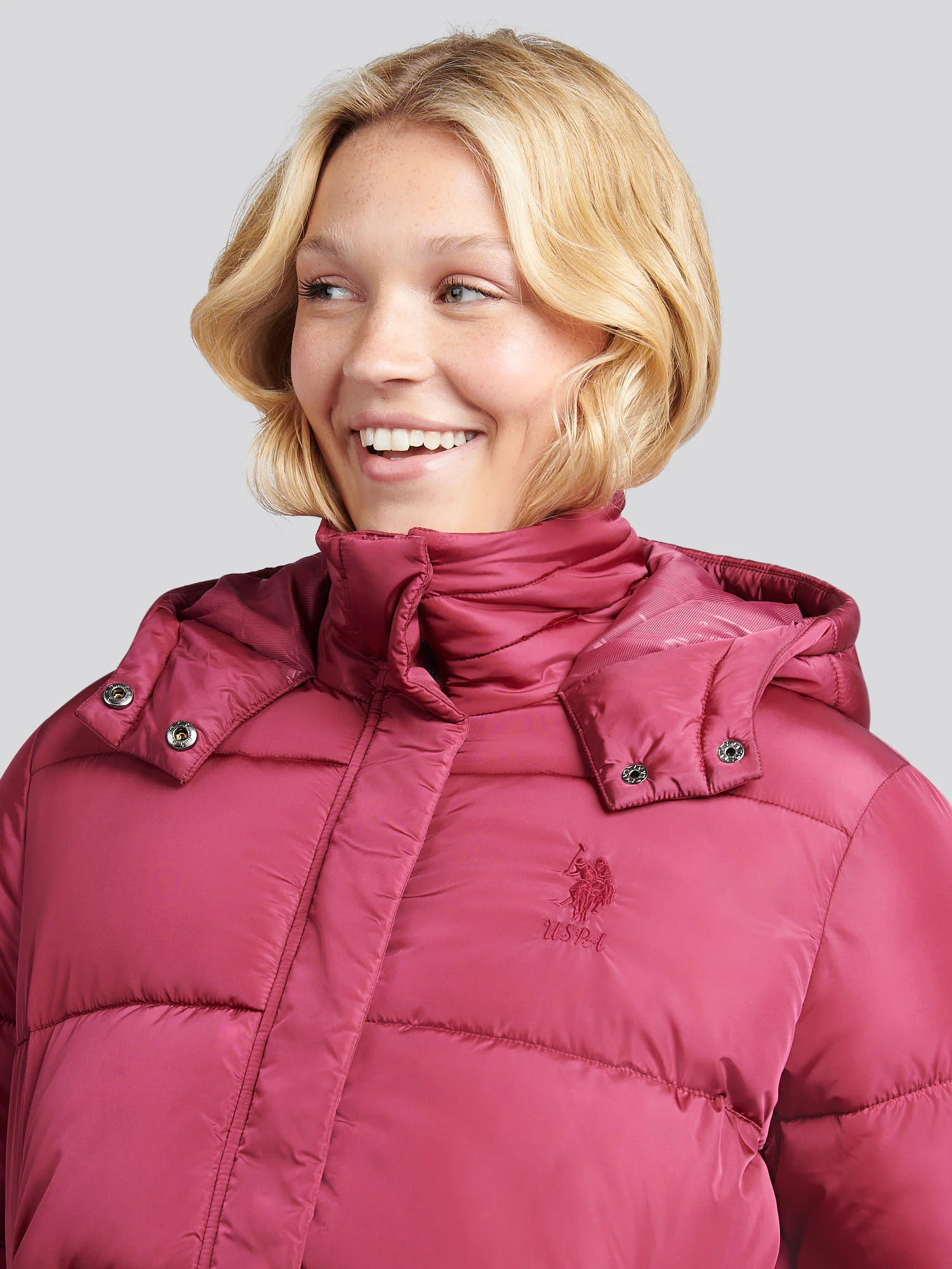 Womens Sateen Puffer Jacket in Beaujolais - Image 2