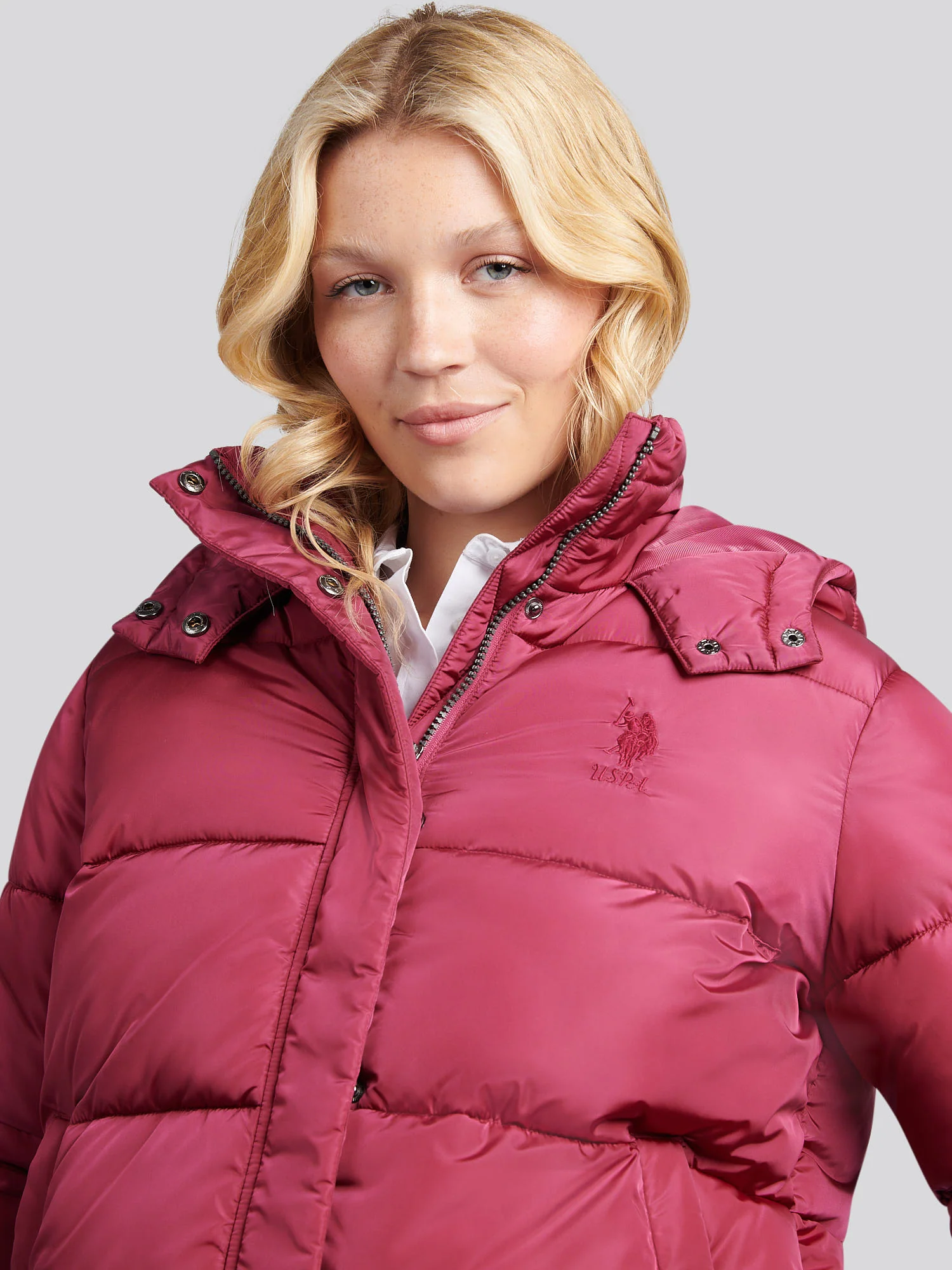 Womens Sateen Puffer Jacket in Beaujolais - Image 6