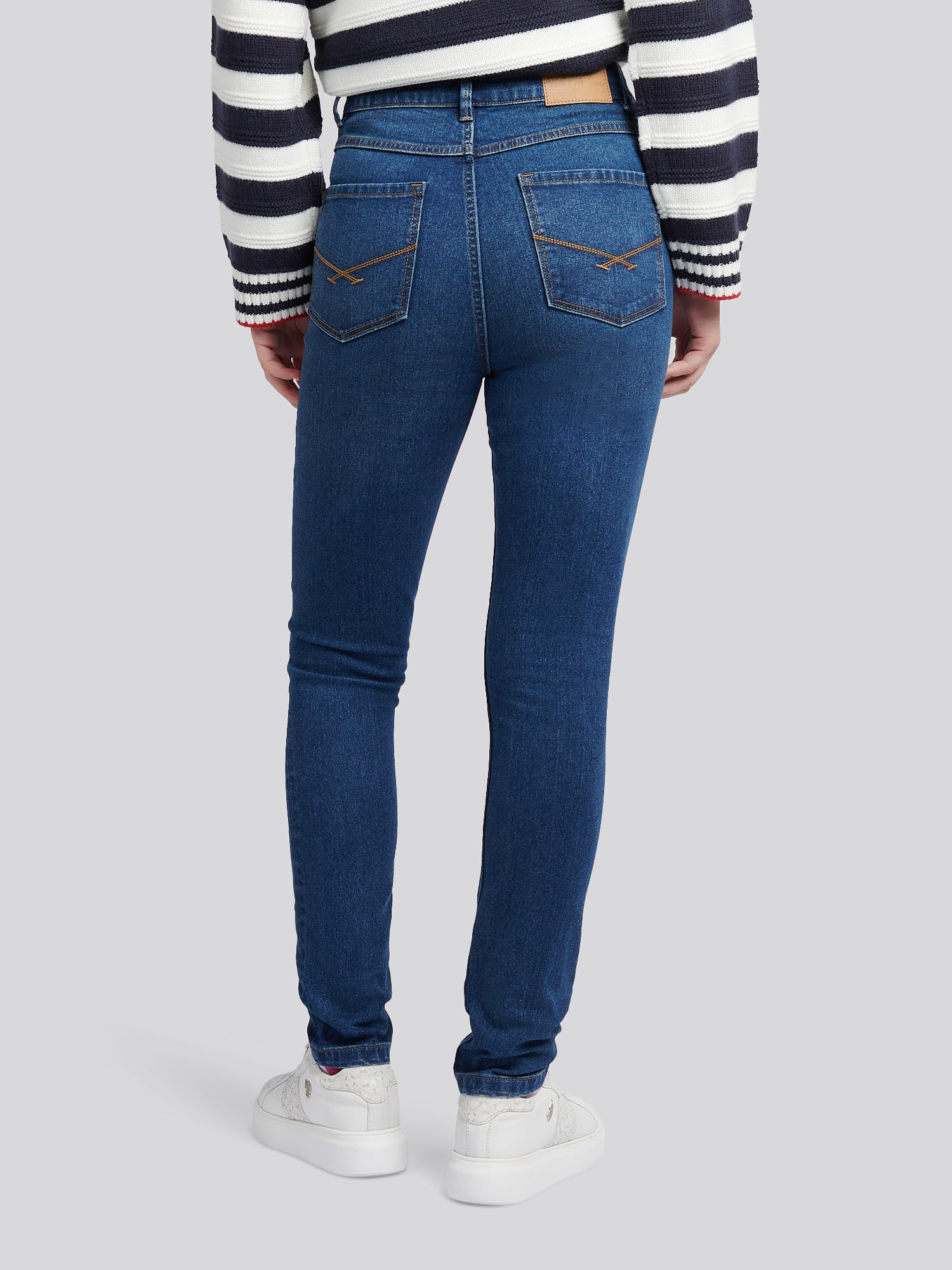 Womens Sculpture Skinny Fit in Mid Wash - Image 4