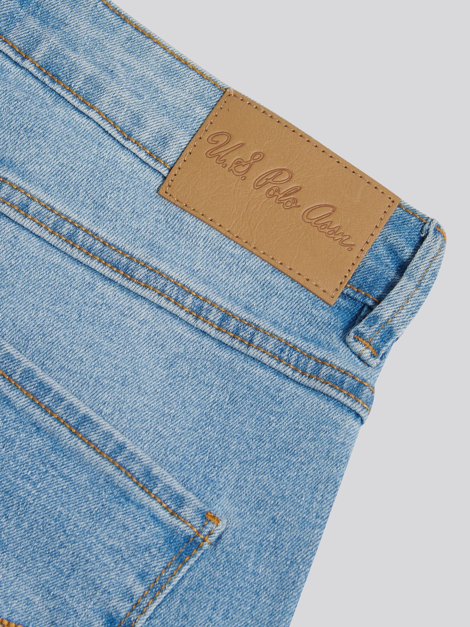 Womens Straight Fit Jean Light Blue Wash - Image 11