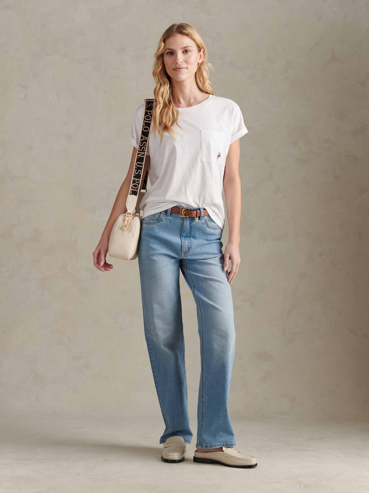 Womens Straight Fit Jean Light Blue Wash - Image 2