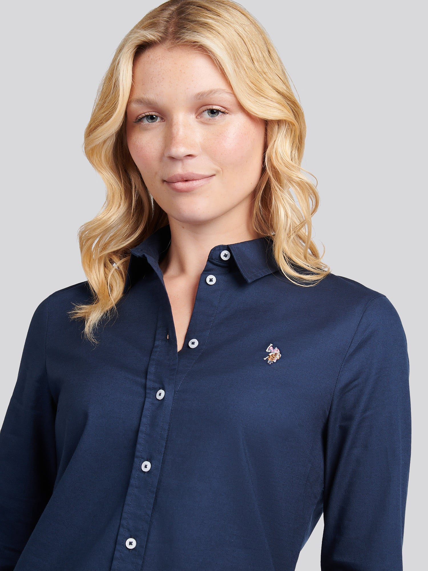 Womens Stretch Classic Fit Oxford Shirt in Navy Iris - Image 2