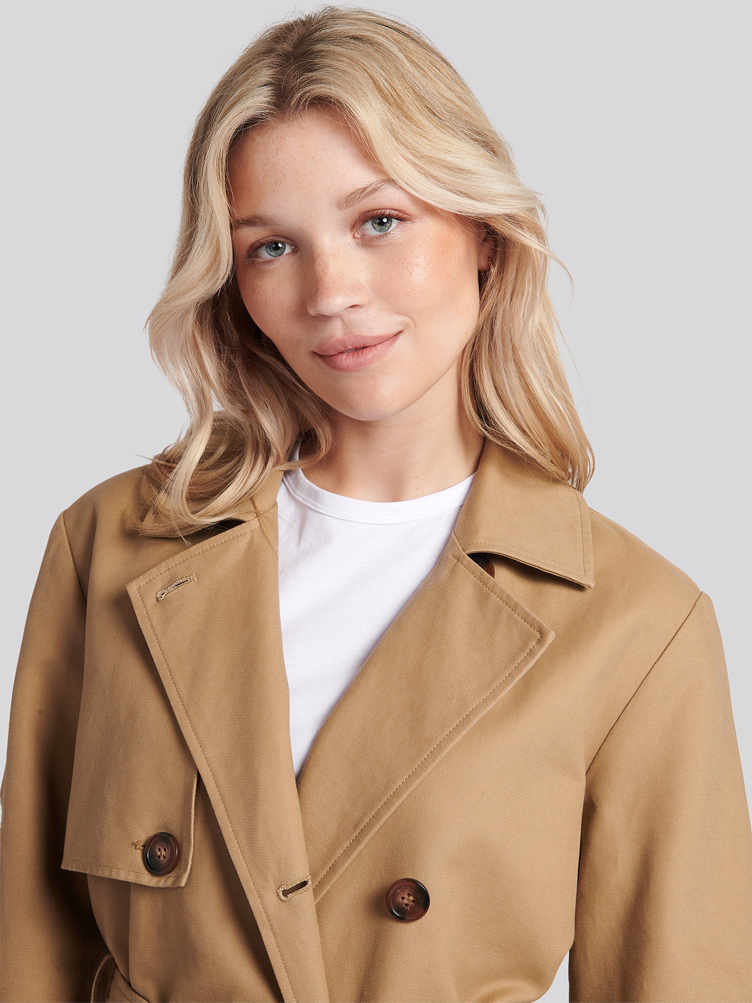 Womens Trench Coat in Incense - Image 2